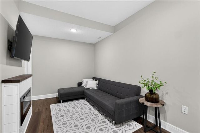 914 Rannoch Lane, Raymore, MO 64083