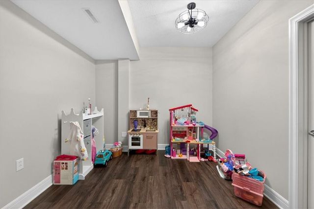 914 Rannoch Lane, Raymore, MO 64083