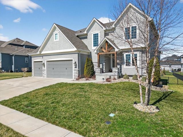 914 Rannoch Lane, Raymore, MO 64083