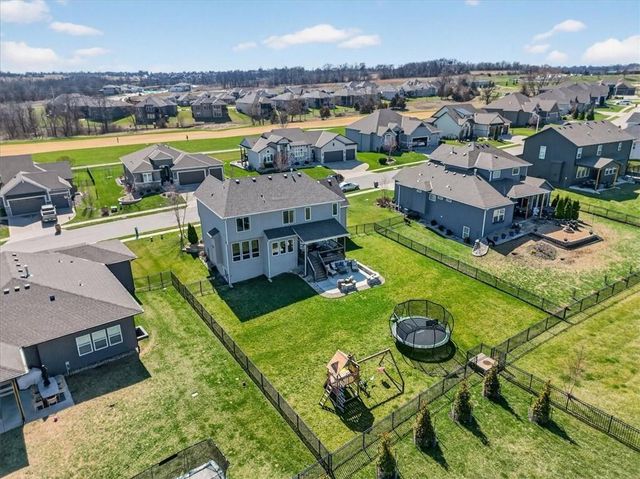 914 Rannoch Lane, Raymore, MO 64083