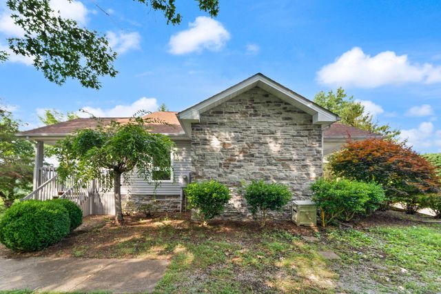 175 S Riverwood, Bronston, KY 42518