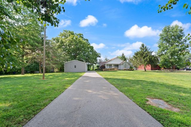 175 S Riverwood, Bronston, KY 42518