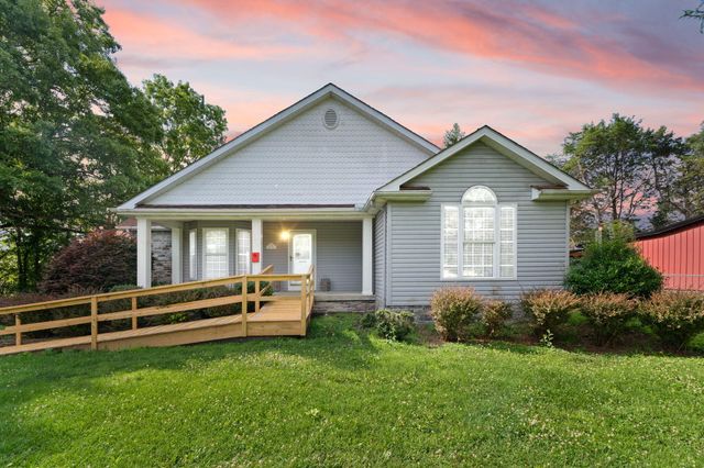 175 S Riverwood, Bronston, KY 42518