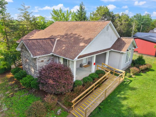 175 S Riverwood, Bronston, KY 42518