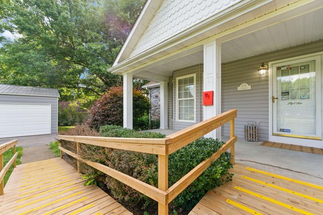 175 S Riverwood, Bronston, KY 42518