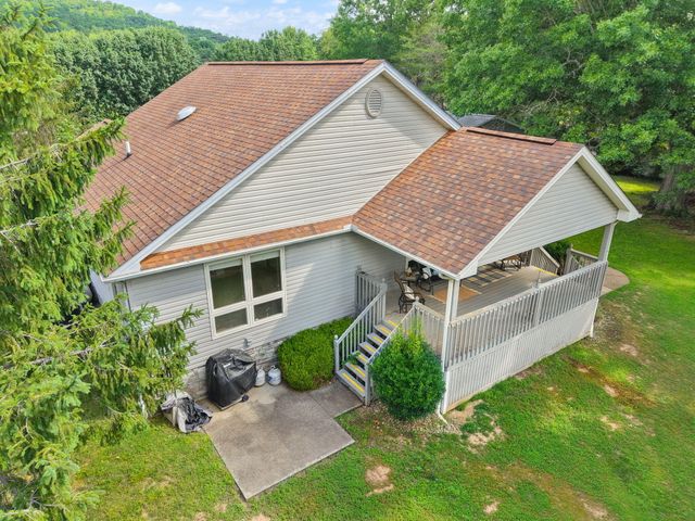 175 S Riverwood, Bronston, KY 42518