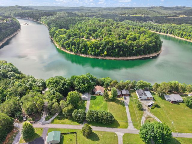 175 S Riverwood, Bronston, KY 42518
