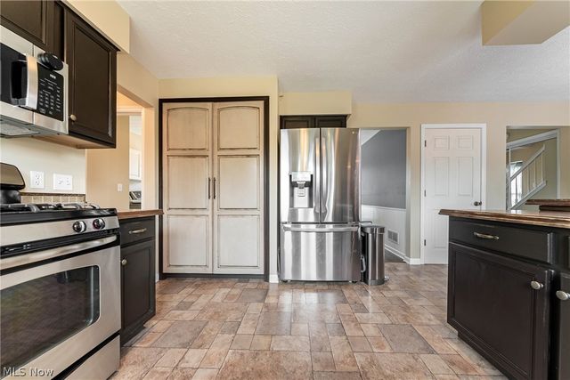 53 Charter Drive, Northfield, OH 44067
