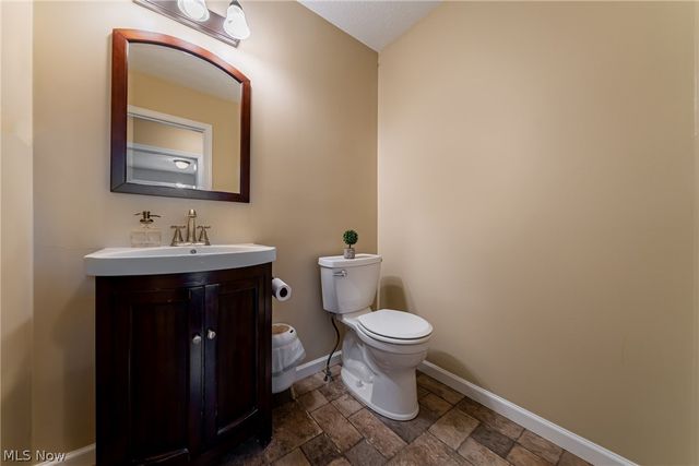 53 Charter Drive, Northfield, OH 44067
