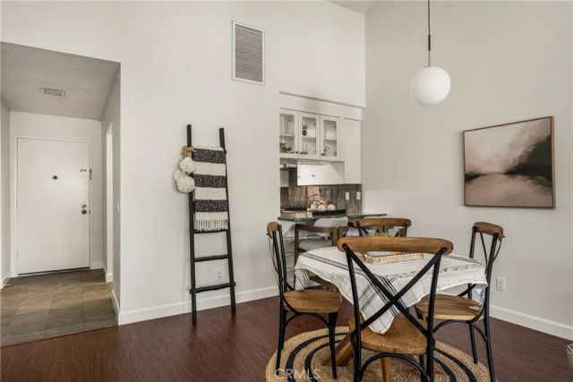 2504 E Willow 302, Signal Hill, CA 90755