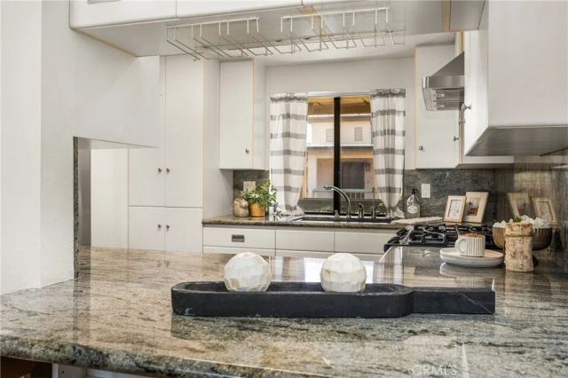 2504 E Willow 302, Signal Hill, CA 90755