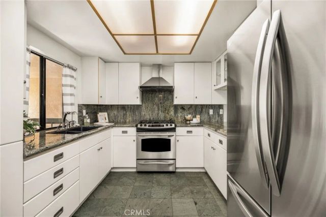 2504 E Willow 302, Signal Hill, CA 90755