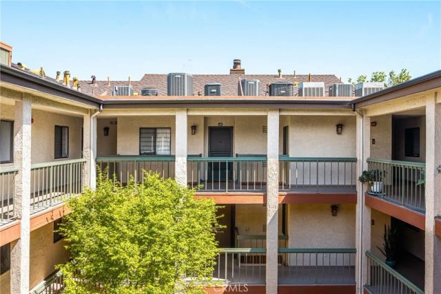 2504 E Willow 302, Signal Hill, CA 90755