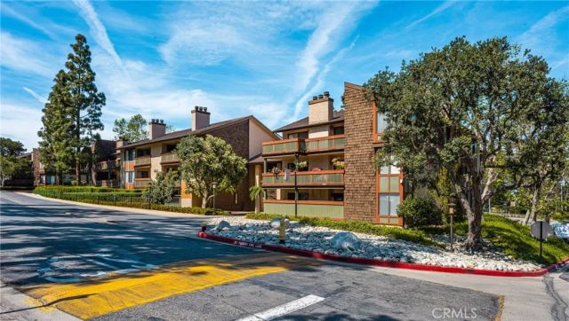 2504 E Willow 302, Signal Hill, CA 90755