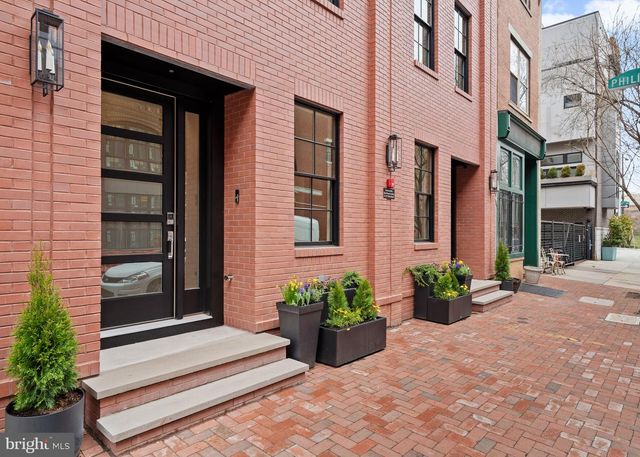 207A VINE ST, Philadelphia, PA 19106