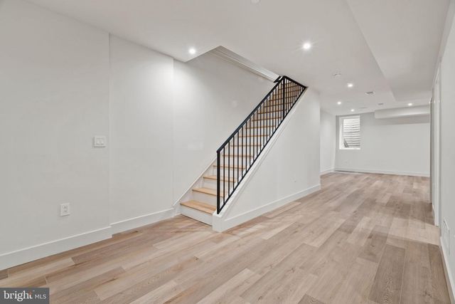 207A VINE ST, Philadelphia, PA 19106