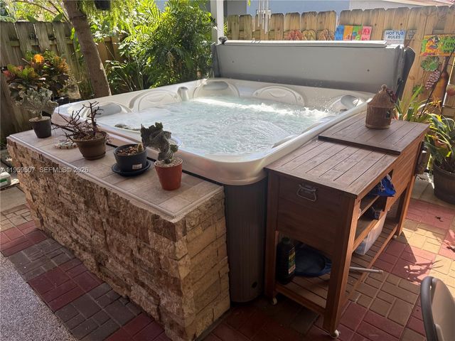 5320 NW 190th St, Miami Gardens, FL 33055