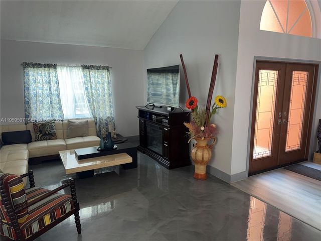 5320 NW 190th St, Miami Gardens, FL 33055