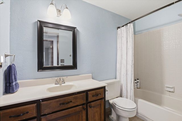 910 E TIMBERWOOD Cir, Spokane, WA 99208