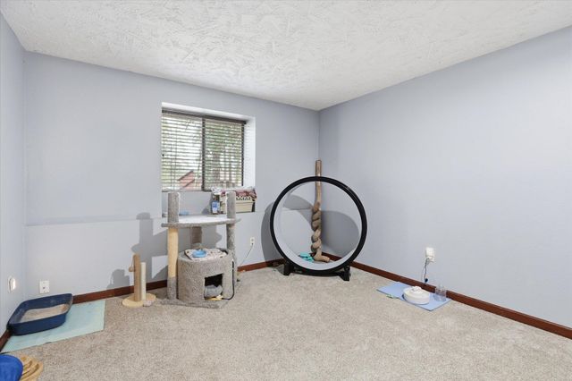 910 E TIMBERWOOD Cir, Spokane, WA 99208