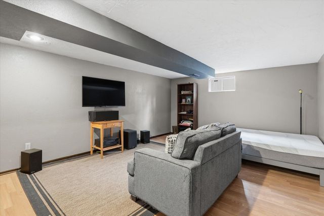 910 E TIMBERWOOD Cir, Spokane, WA 99208