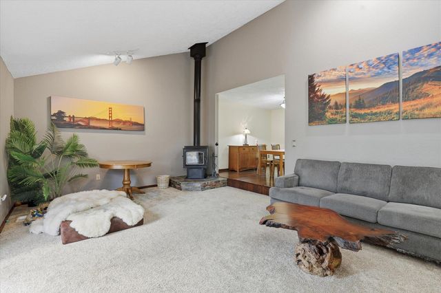 910 E TIMBERWOOD Cir, Spokane, WA 99208