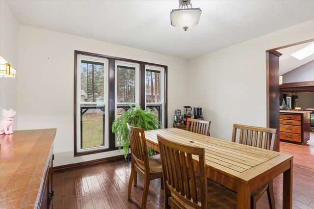 910 E TIMBERWOOD Cir, Spokane, WA 99208