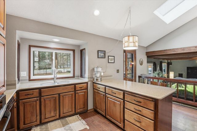 910 E TIMBERWOOD Cir, Spokane, WA 99208