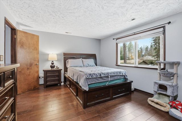 910 E TIMBERWOOD Cir, Spokane, WA 99208