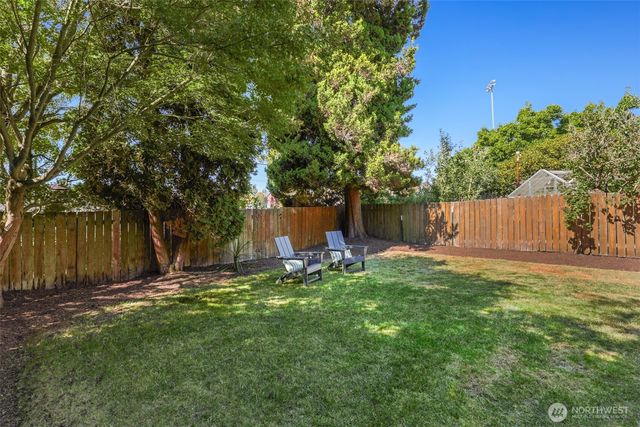 6527 12th Avenue NW, Seattle, WA 98117