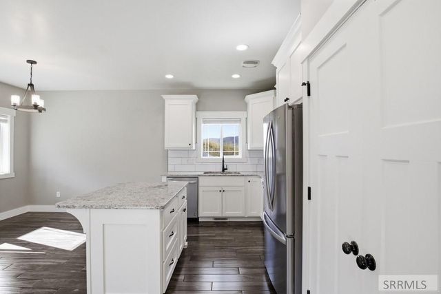 1099 Dolostone, Pocatello, ID 83201