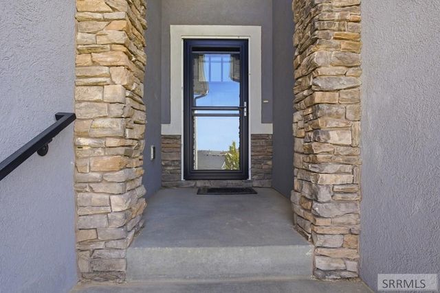 1099 Dolostone, Pocatello, ID 83201