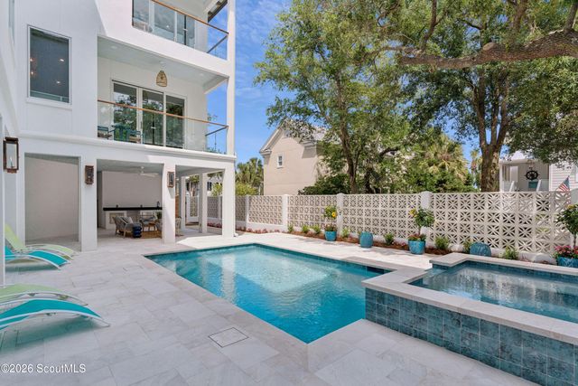 4217 Fourth Street, St. Simons Island, GA 31522
