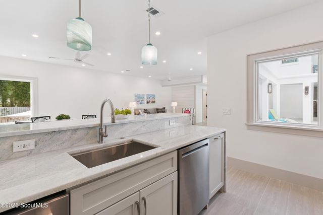 4217 Fourth Street, St. Simons Island, GA 31522