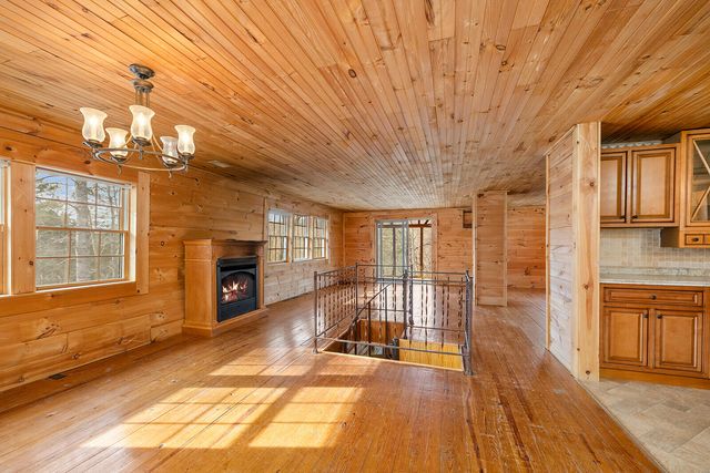 372 Cedar Hill Lane, Marshfield, MO 65706