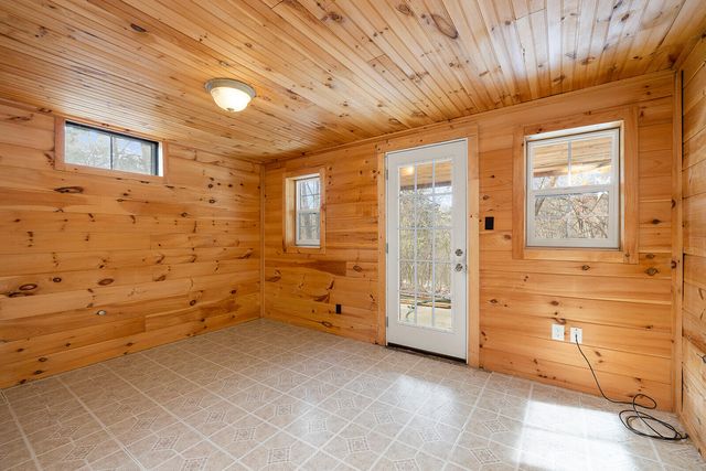 372 Cedar Hill Lane, Marshfield, MO 65706