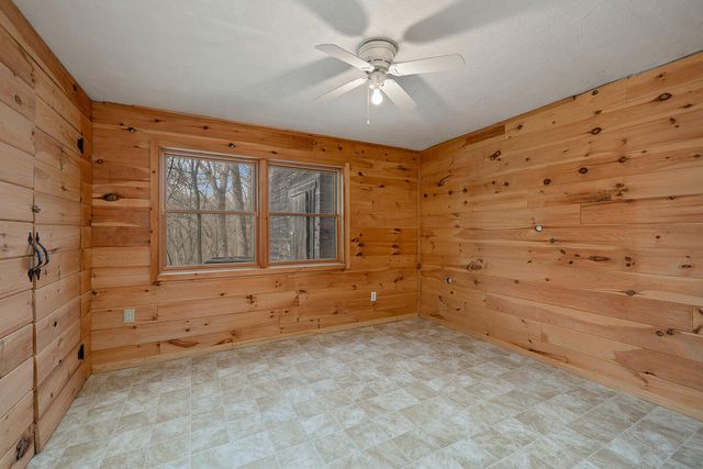 372 Cedar Hill Lane, Marshfield, MO 65706