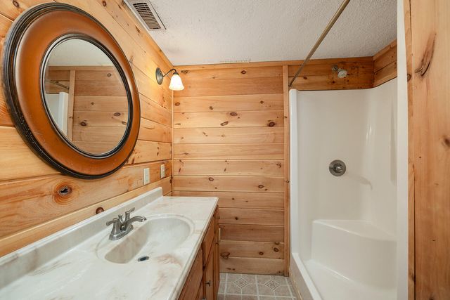 372 Cedar Hill Lane, Marshfield, MO 65706