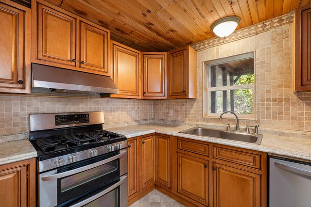 372 Cedar Hill Lane, Marshfield, MO 65706