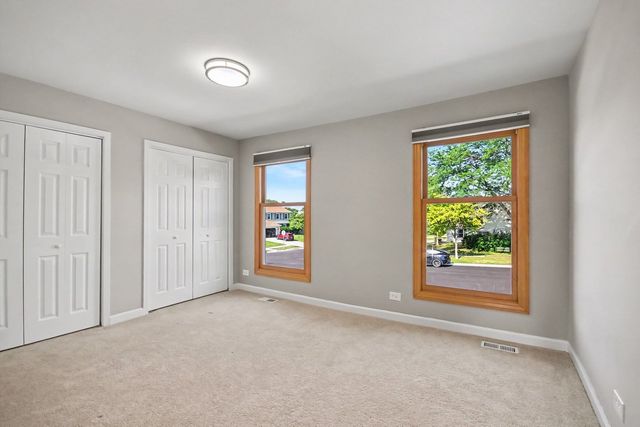5195 Castaway Lane, Hoffman Estates, IL 60010