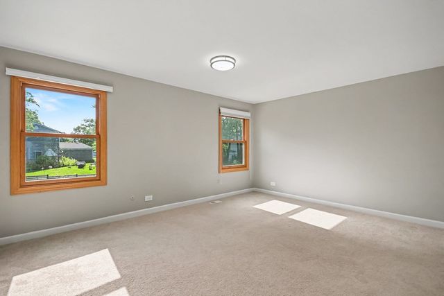 5195 Castaway Lane, Hoffman Estates, IL 60010