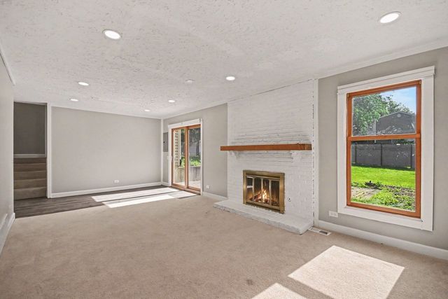 5195 Castaway Lane, Hoffman Estates, IL 60010