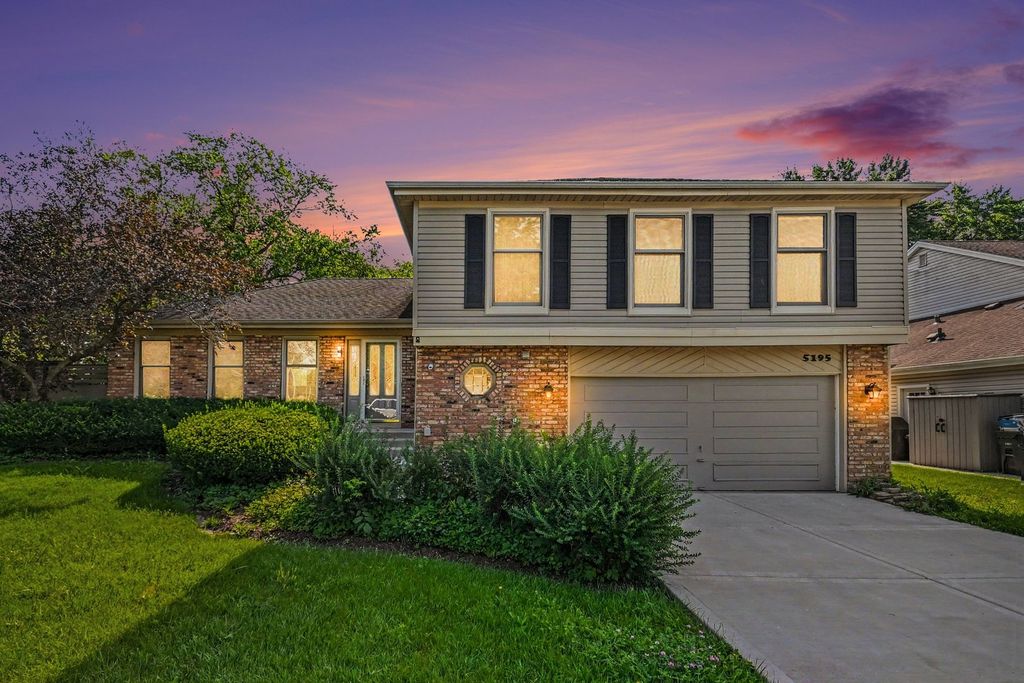 5195 Castaway Lane, Hoffman Estates, IL 60010