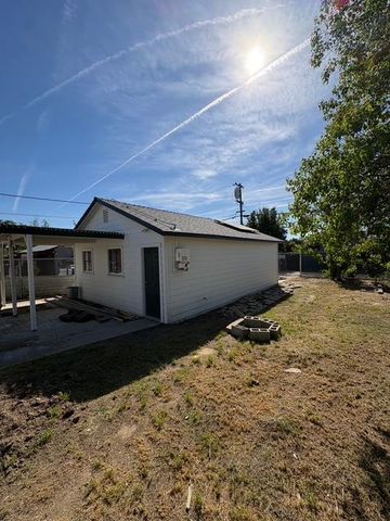 507 I Street, Sanger, CA 93657