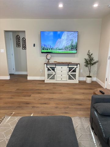 507 I Street, Sanger, CA 93657