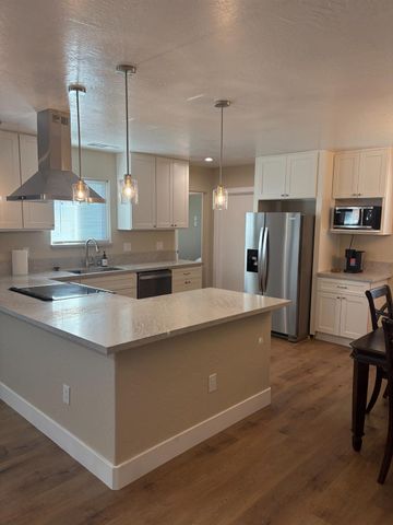 507 I Street, Sanger, CA 93657