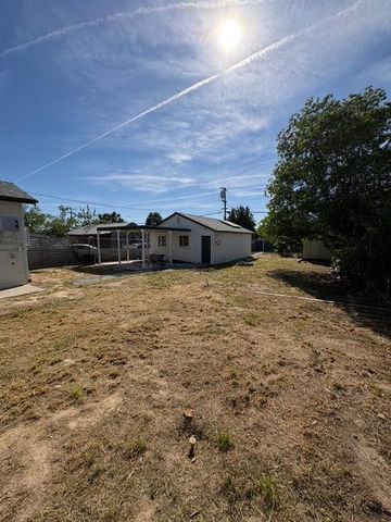 507 I Street, Sanger, CA 93657