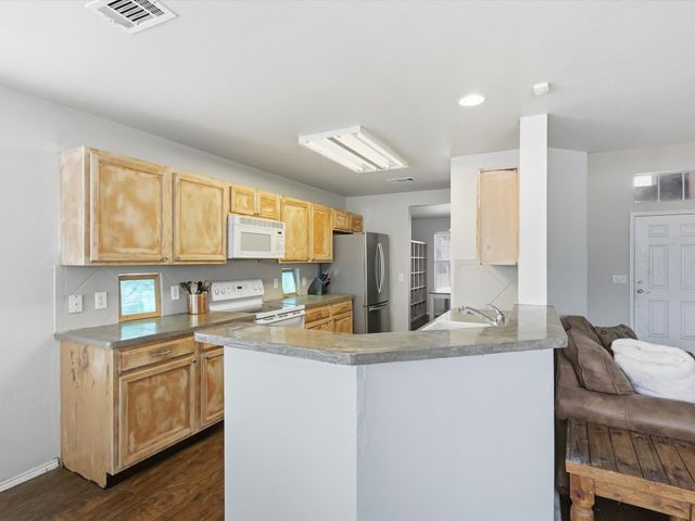 9008 Yosemite Trail, Cross Roads, TX 76227