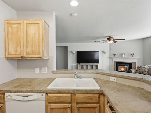 9008 Yosemite Trail, Cross Roads, TX 76227