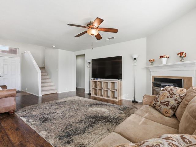 9008 Yosemite Trail, Cross Roads, TX 76227